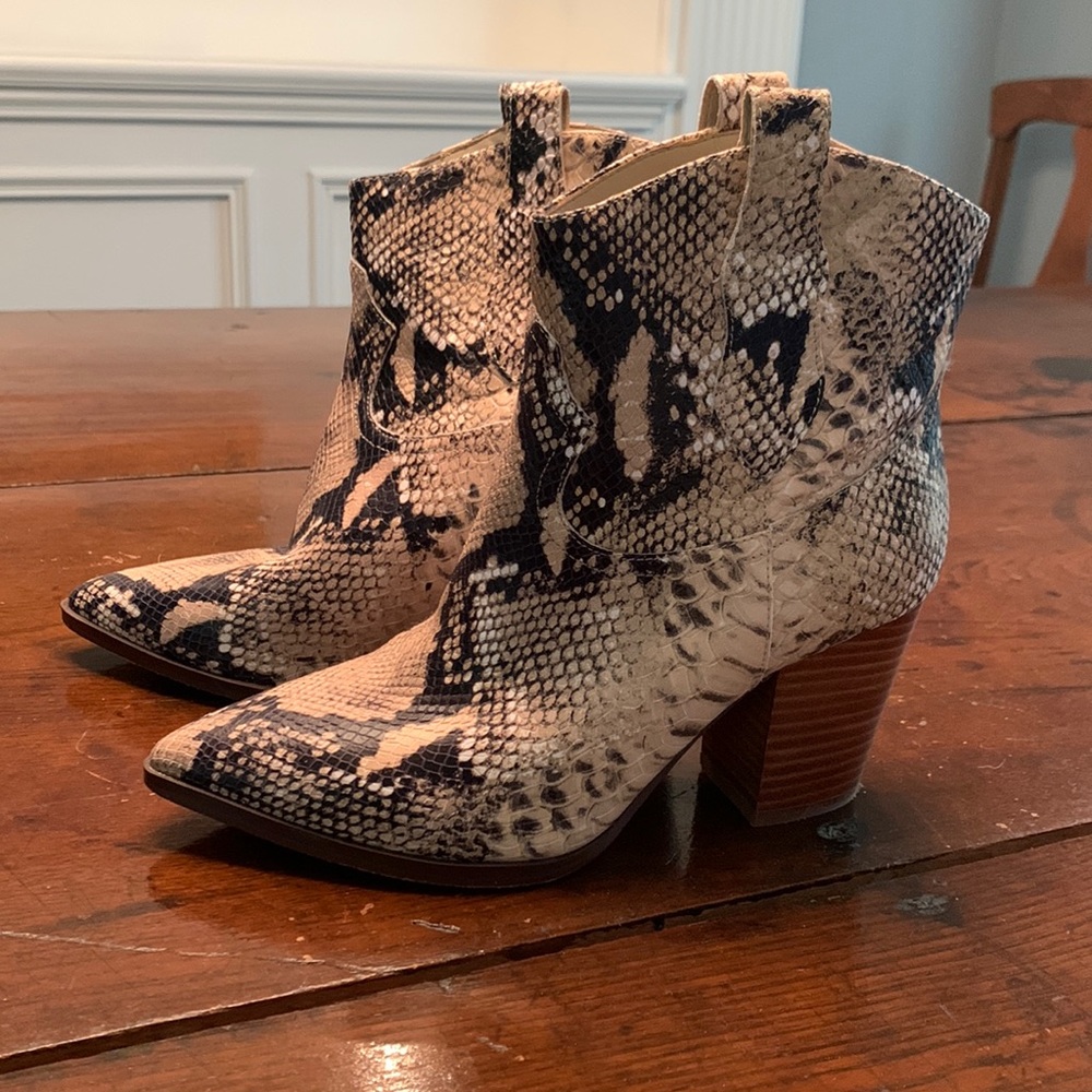 Gibson Latimer Faux Snake skin Cowboy Booties Size 6